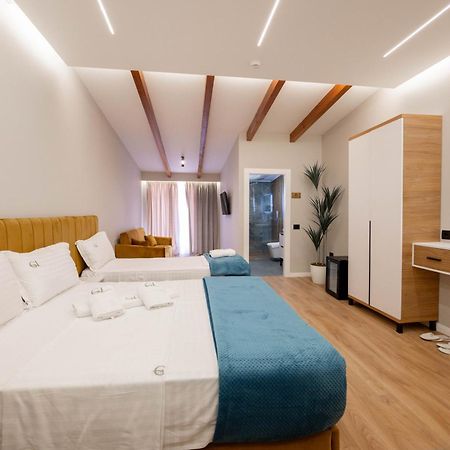 Golemi Lux Hotel Экстерьер фото
