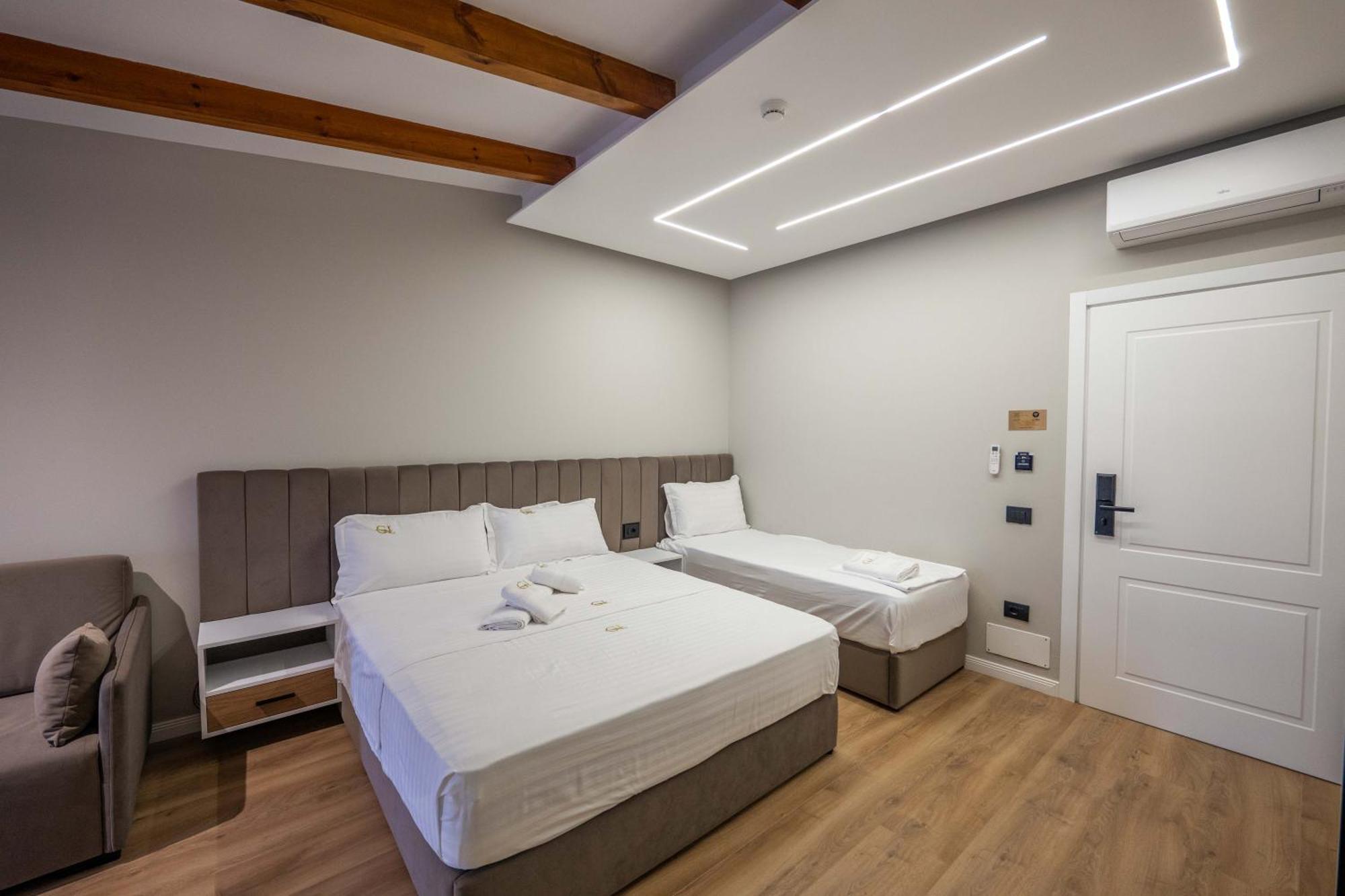 Golemi Lux Hotel Экстерьер фото