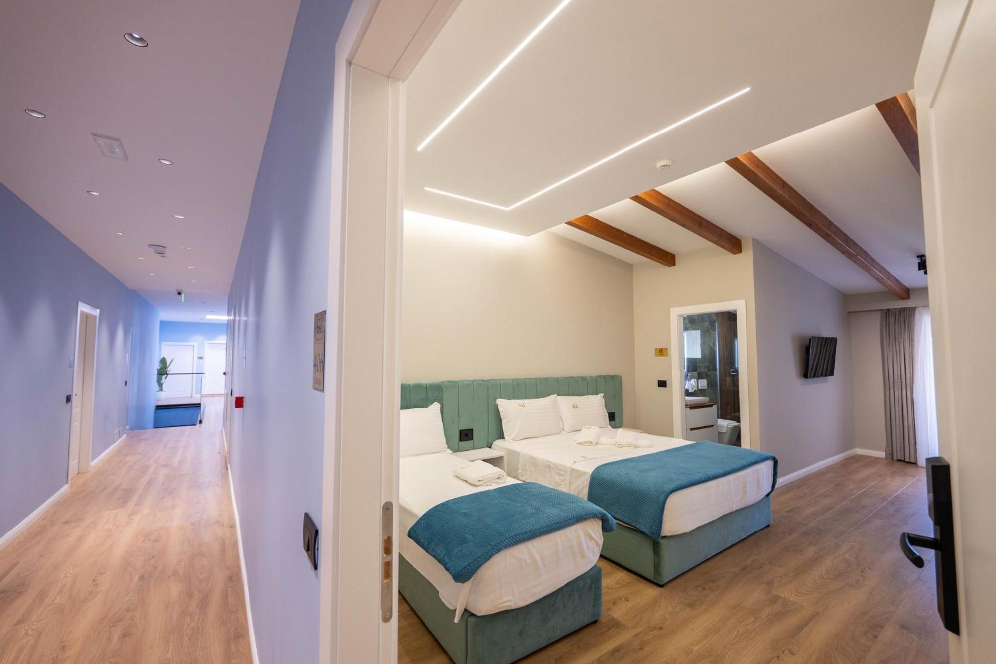 Golemi Lux Hotel Экстерьер фото