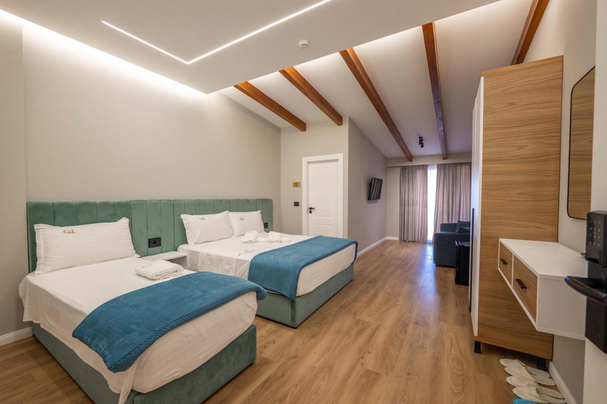 Golemi Lux Hotel Экстерьер фото