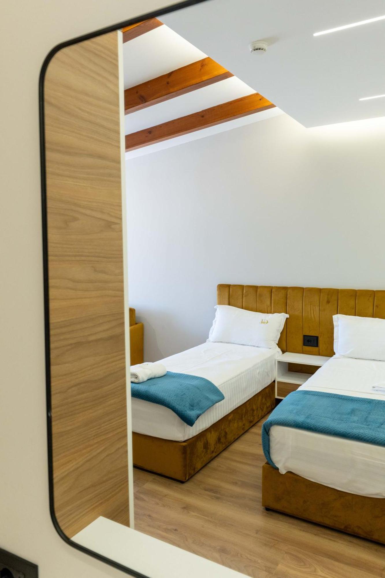 Golemi Lux Hotel Экстерьер фото
