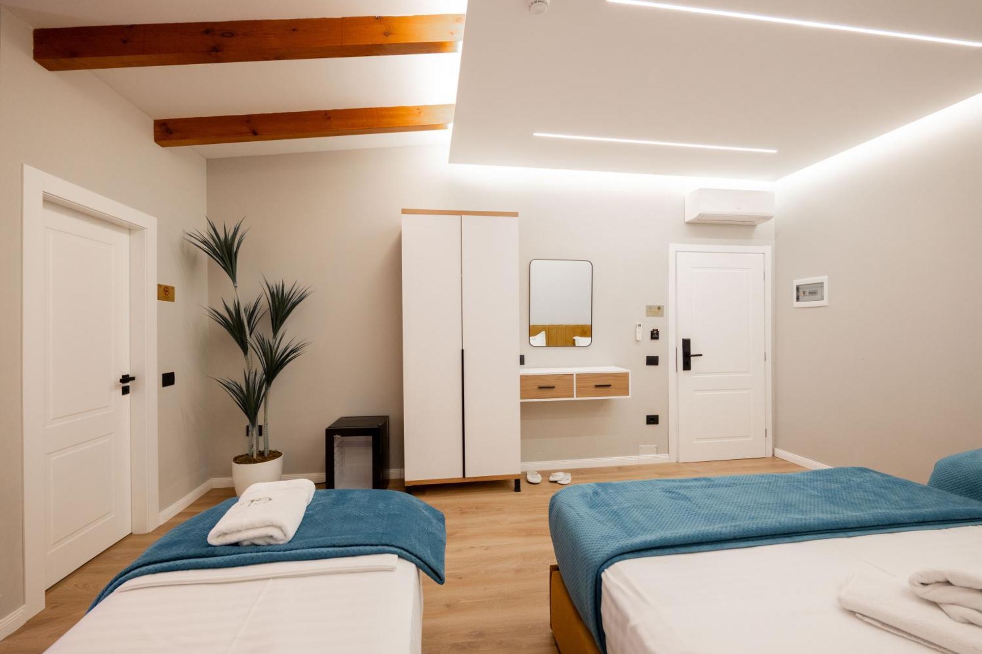 Golemi Lux Hotel Экстерьер фото